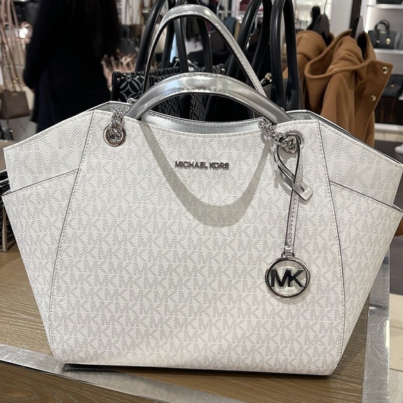 MICHAEL KORS 
Jet Set Travel Large Signature Chain Shoulder Tote Bag
Silver 
NWT - Picture 5 of 16
